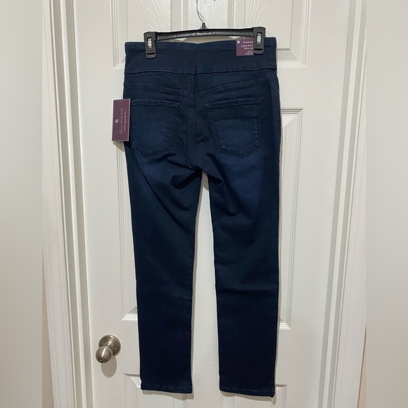 Gloria Vanderbilt Amanda Pull-on Slim Leg Classic Rise Jean Size 6 Petit… - Picture 2 of 15